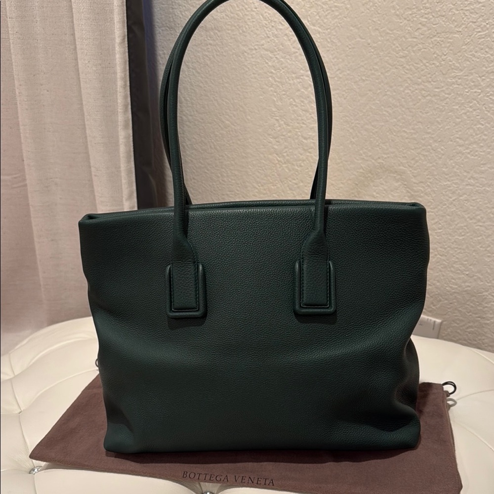 Bottega Veneta Dark Green Shoulder Bag with Gold Chain - Picture 3 of 4